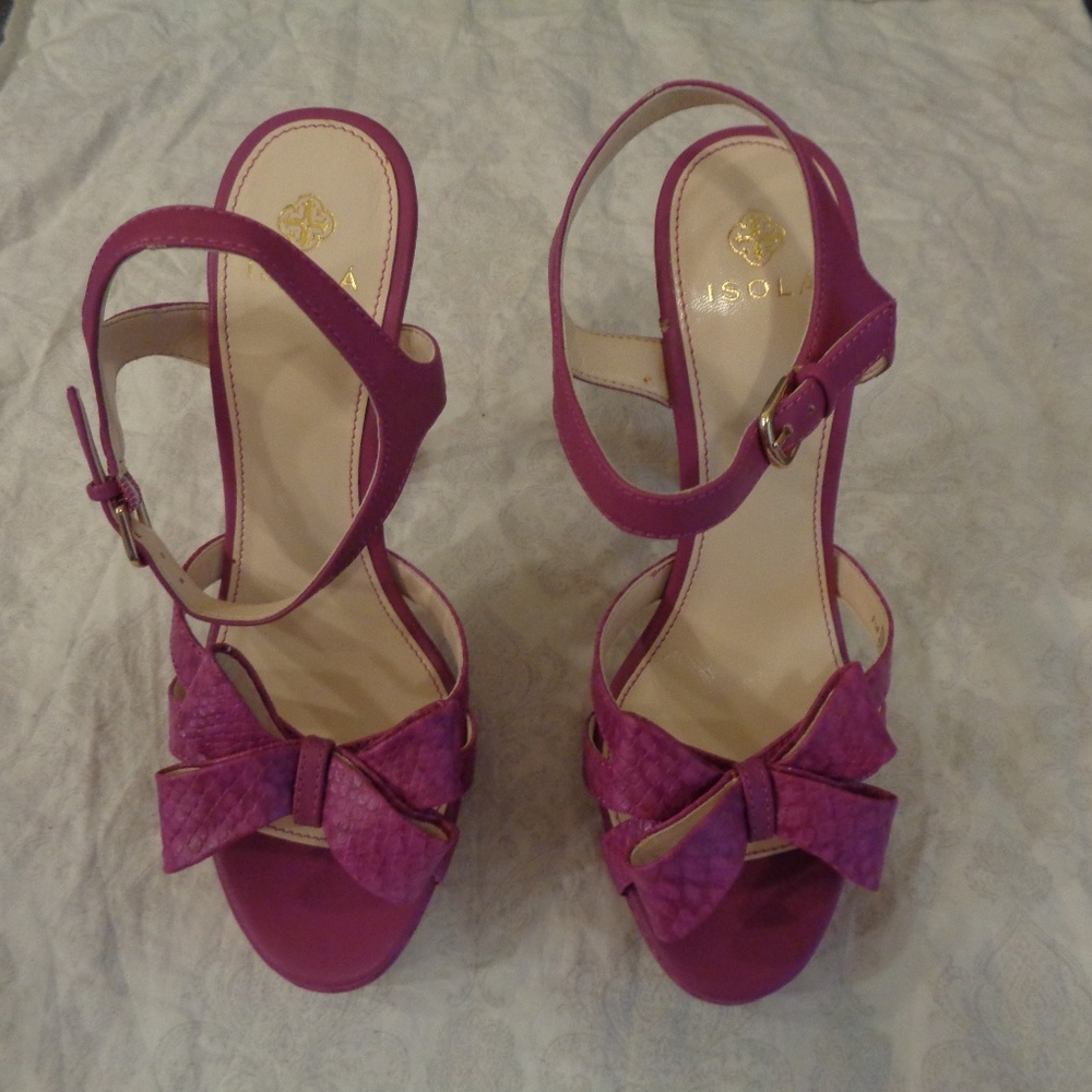 Isola Daena Orchid/Orchid Snake Pumps Size 8.5 M